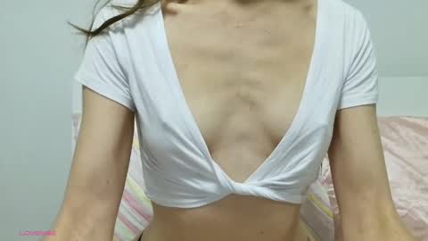 Snapshot of chloee__x chatting on May 22, 10:43 am chloee__x online show from May 22, 10:43 am