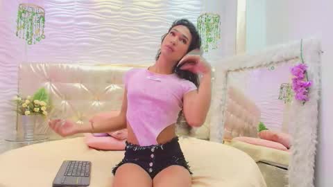 Chloe  online show from March 15, 1:50 pm