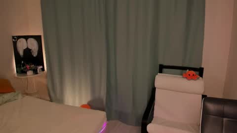 Chloe online show from November 15, 12:34 pm