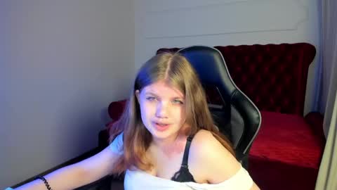 ChloeHalses online show from May 31, 6:09 pm