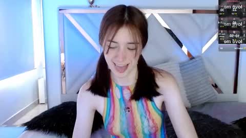 Snapshot of chloejohnsoon chatting on September 20, 2:29 pm Chloe online show from September 20, 2:29 pm