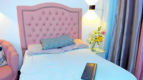 chloekey online show from March 13, 8:26 pm