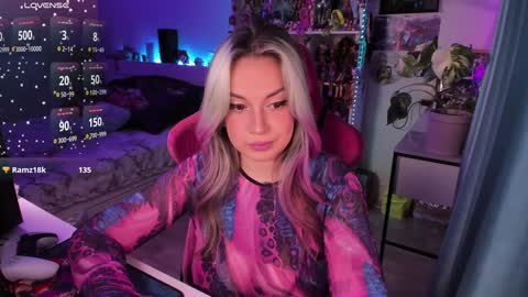 ChloeKohaku online show from December 6, 4:47 am