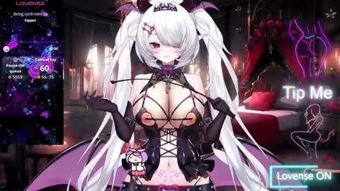 Snapshot of chloelabelle chatting on October 4, 1:14 am Chole online show from October 4, 1:14 am