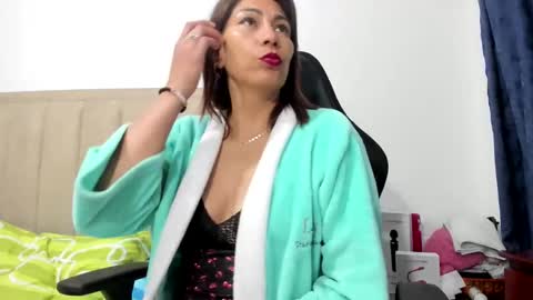 chloemiller   online show from November 2, 10:56 pm