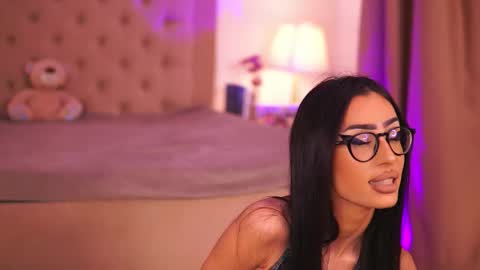 Chlo online show from December 23, 3:59 am