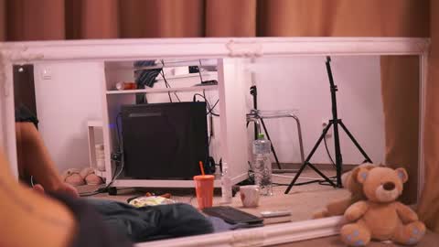 Chlo online show from April 24, 3:42 am