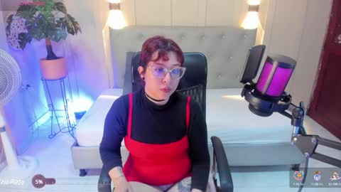 Snapshot of chloerossee chatting on January 9, 1:29 am Chloe rosse online show from January 9, 1:29 am