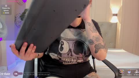 Snapshot of chloerossee chatting on February 9, 1:11 am Chloe rosse online show from February 9, 1:11 am