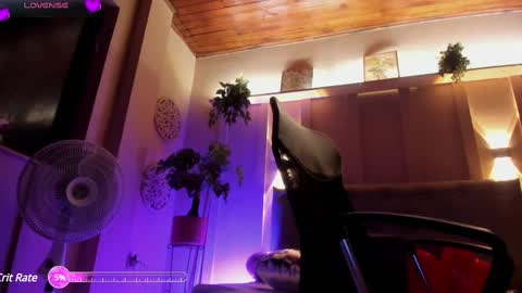 Snapshot of chloerossee chatting on February 13, 4:22 am Chloe rosse online show from February 13, 4:22 am