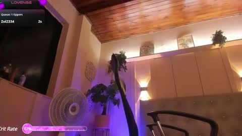 Snapshot of chloerossee chatting on February 16, 4:09 am Chloe rosse online show from February 16, 4:09 am