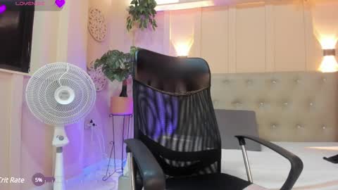 Snapshot of chloerossee chatting on February 17, 4:09 am Chloe rosse online show from February 17, 4:09 am