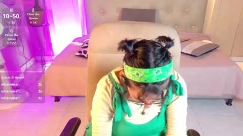 Snapshot of chloerossee chatting on September 10, 1:27 am Chloe rosse online show from September 10, 1:27 am