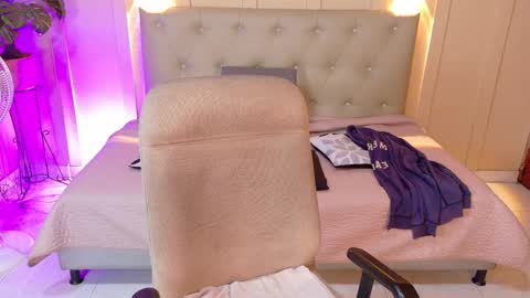 Snapshot of chloerossee chatting on October 10, 1:37 am Chloe rosse online show from October 10, 1:37 am