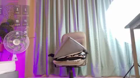 Snapshot of chloerossee chatting on October 11, 1:27 am Chloe rosse online show from October 11, 1:27 am