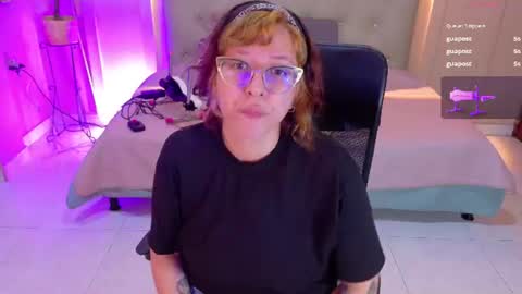 Snapshot of chloerossee chatting on June 20, 2:03 am Chloe rosse online show from June 20, 2:03 am