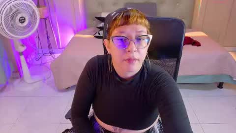 Snapshot of chloerossee chatting on July 6, 1:19 pm Chloe rosse online show from July 6, 1:19 pm