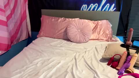 Chloes Big Boobs online show from December 9, 6:12 am