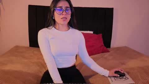 ChloeTurner  online show from January 12, 8:58 pm