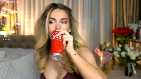 Chloe online show from April 8, 9:04 pm