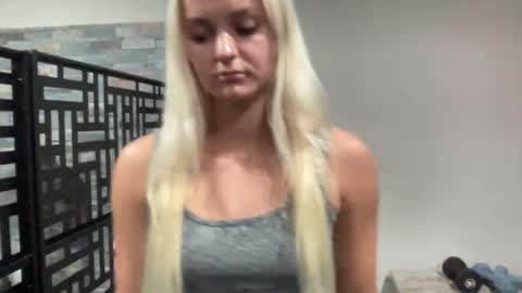 Chloe Babe online show from January 18, 5:00 am