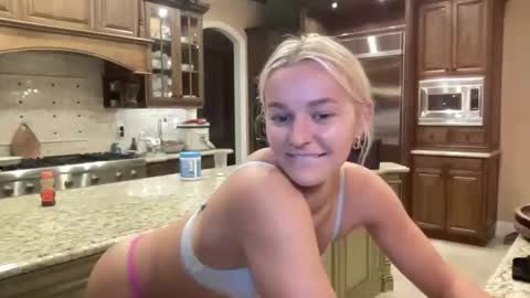 Chloe Babe online show from February 5, 7:46 am