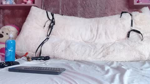 chlooe_zoe online show from February 17, 10:14 pm