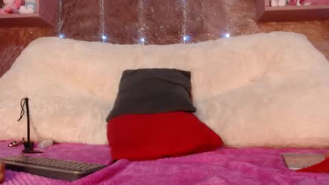 chlooe_zoe online show from March 6, 10:36 pm