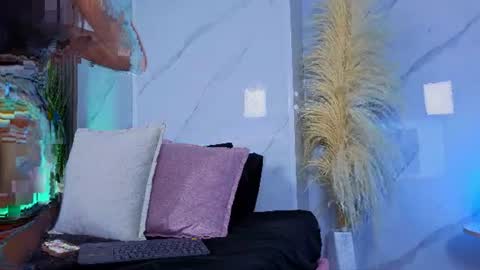 Snapshot of chlooee_ chatting on July 10, 5:15 pm Chlooe online show from July 10, 5:15 pm