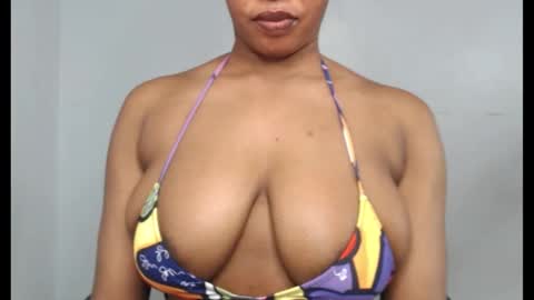 ESTHER online show from October 18, 4:19 pm