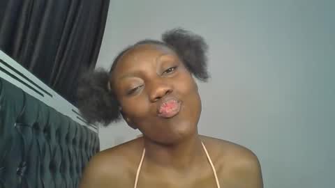 chocobear22 online show from November 18, 11:15 pm