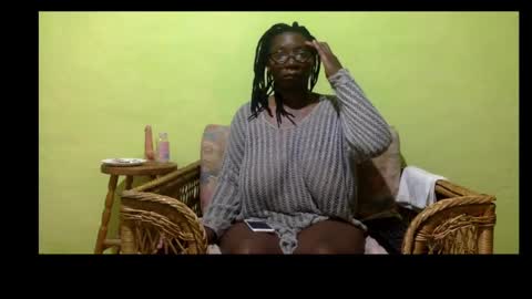 Snapshot of chocolate808 chatting on December 3, 11:55 am Exotic Chocolate online show from December 3, 11:55 am