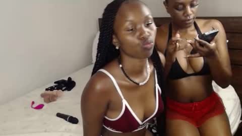 Snapshot of chocolate_river2012 chatting on December 14, 2:44 pm chocolate_river2012 online show from December 14, 2:44 pm