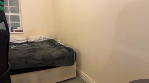 chocolatebunnycakez online show from December 15, 10:58 pm