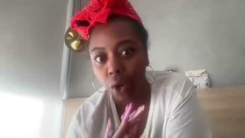 Snapshot of chocolatecakequeen chatting on June 15, 1:57 pm ChocolateCakeQueen online show from June 15, 1:57 pm