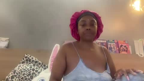 Snapshot of chocolatecakequeen chatting on June 16, 4:15 am ChocolateCakeQueen online show from June 16, 4:15 am