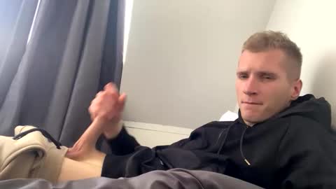 Johnny online show from April 16, 12:28 pm