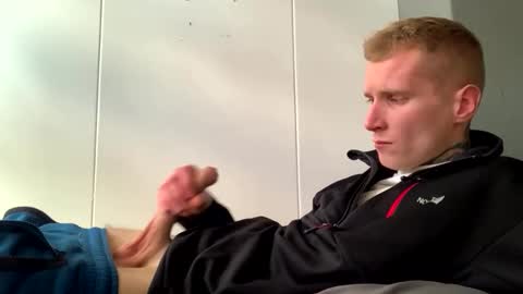 Johnny online show from April 19, 3:22 pm