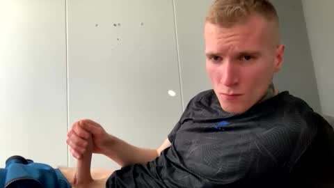 Johnny online show from April 23, 4:53 pm