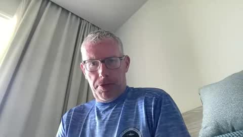 Snapshot of choupipat1 chatting on May 1, 12:32 pm choupipat1 online show from May 1, 12:32 pm