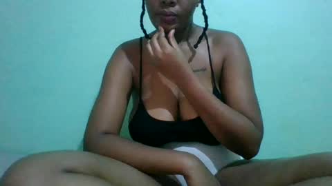 Snapshot of chr153087 chatting on June 24, 6:12 am chr153087 online show from June 24, 6:12 am