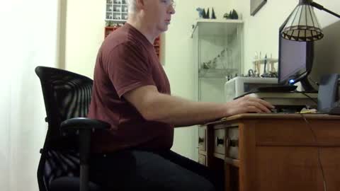 chris2002b online show from March 7, 4:24 am