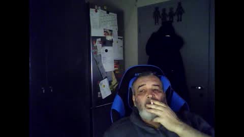 Chris online show from November 15, 9:28 am