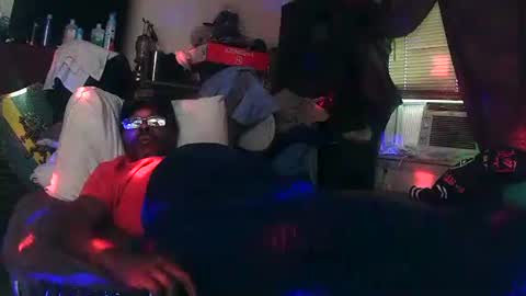 Snapshot of chris4uall chatting on October 22, 6:51 pm Chris online show from October 22, 6:51 pm