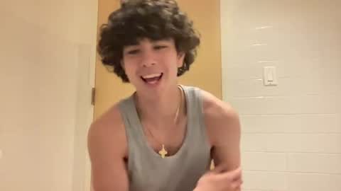 chris_baker1 online show from April 22, 4:04 am