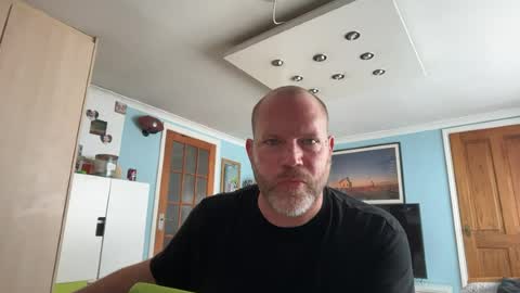 chris_buter online show from June 23, 9:40 am