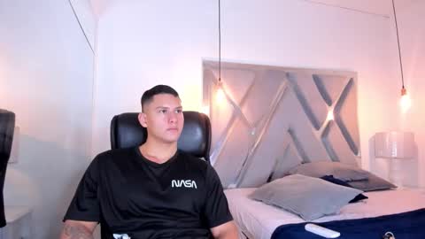 Chris Diamond online show from March 7, 9:23 pm