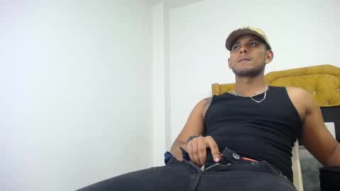 chris_dick2 online show from April 23, 3:30 am