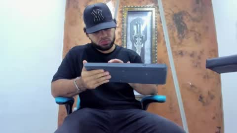 chris_evans00 online show from February 5, 11:37 am