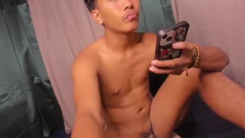 chris_hardfucker online show from February 20, 11:00 am